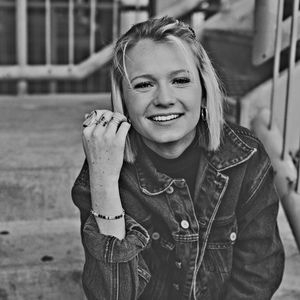 Meet your Posher, Ava